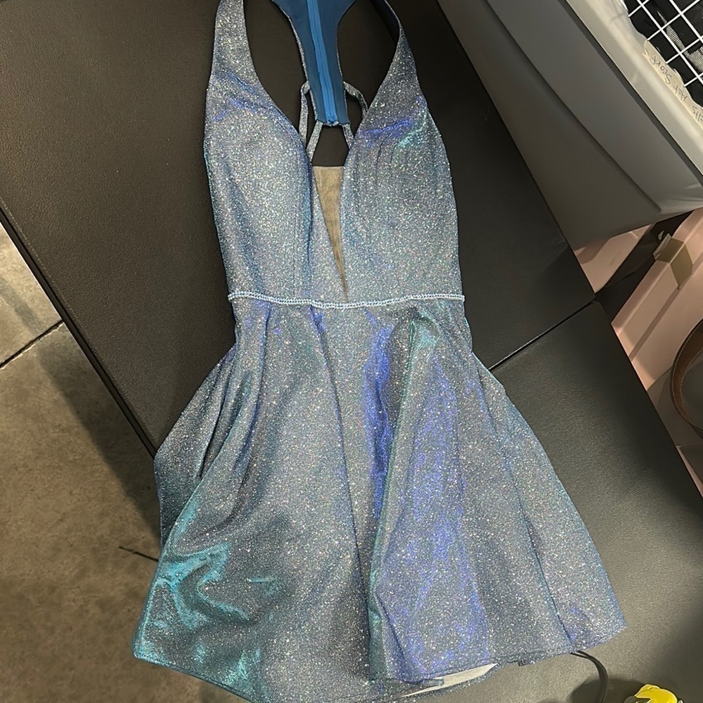 Tiffany sparkling blue dress with plunging neck line and flowing skirt size 0 - Picture 6 of 12